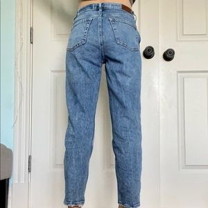 Hollister Ultra High-Rise Mom Jean